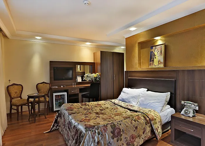 The Hotel 3*
