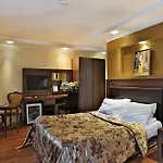 The Hotel 3*
