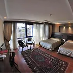Hotel The 3*