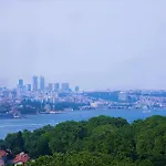 Hotel The 3*